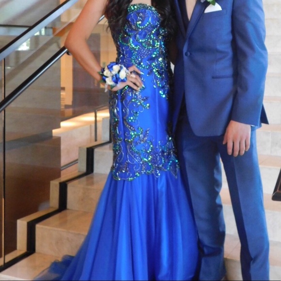 PROM DRESS - Picture 4 of 4